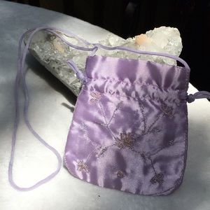 Lilac Pearl Mini Purse w/ pink beaded flowers 🌸